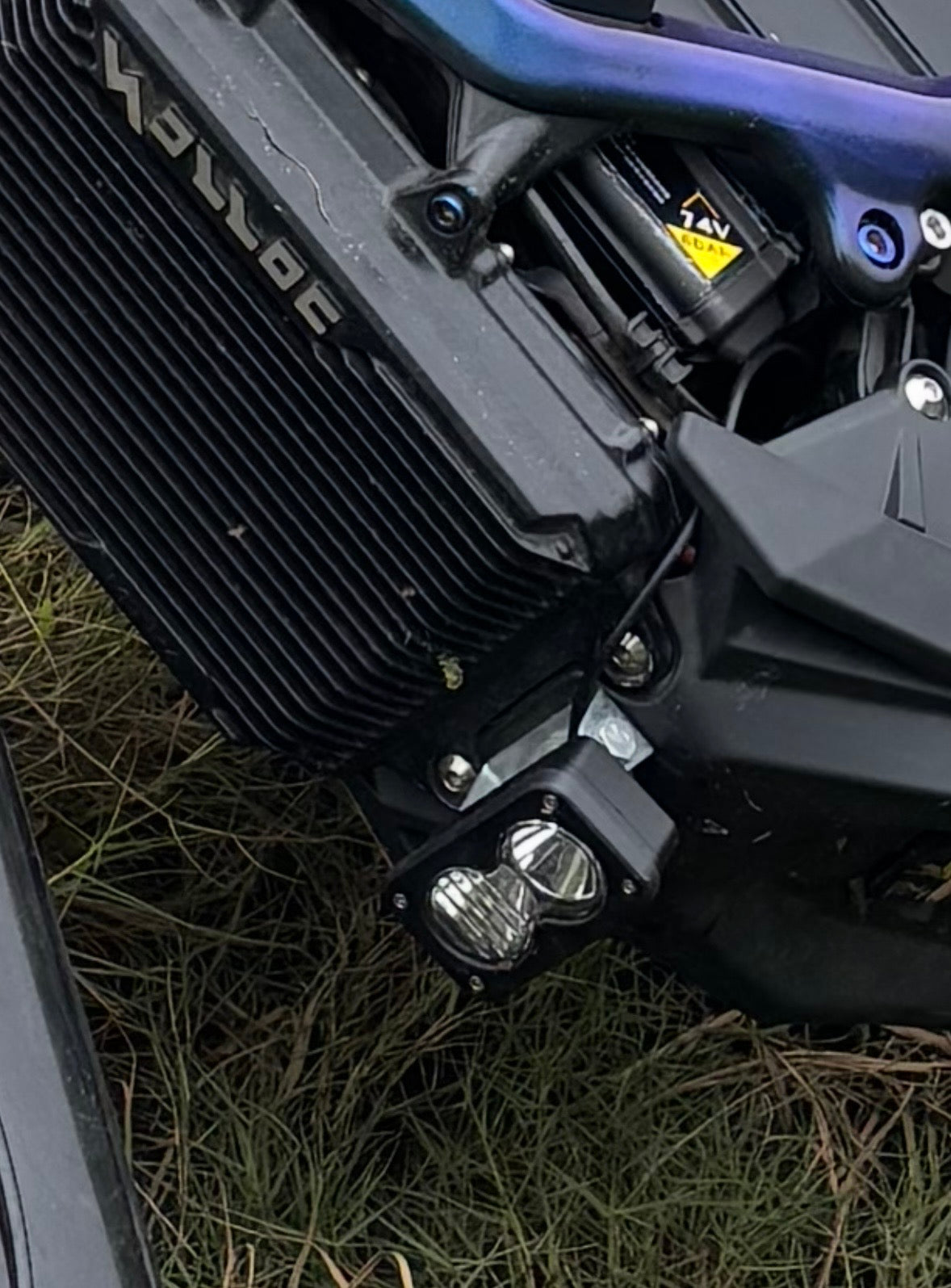 Ultra Bee Battery Powered Wheelie Light