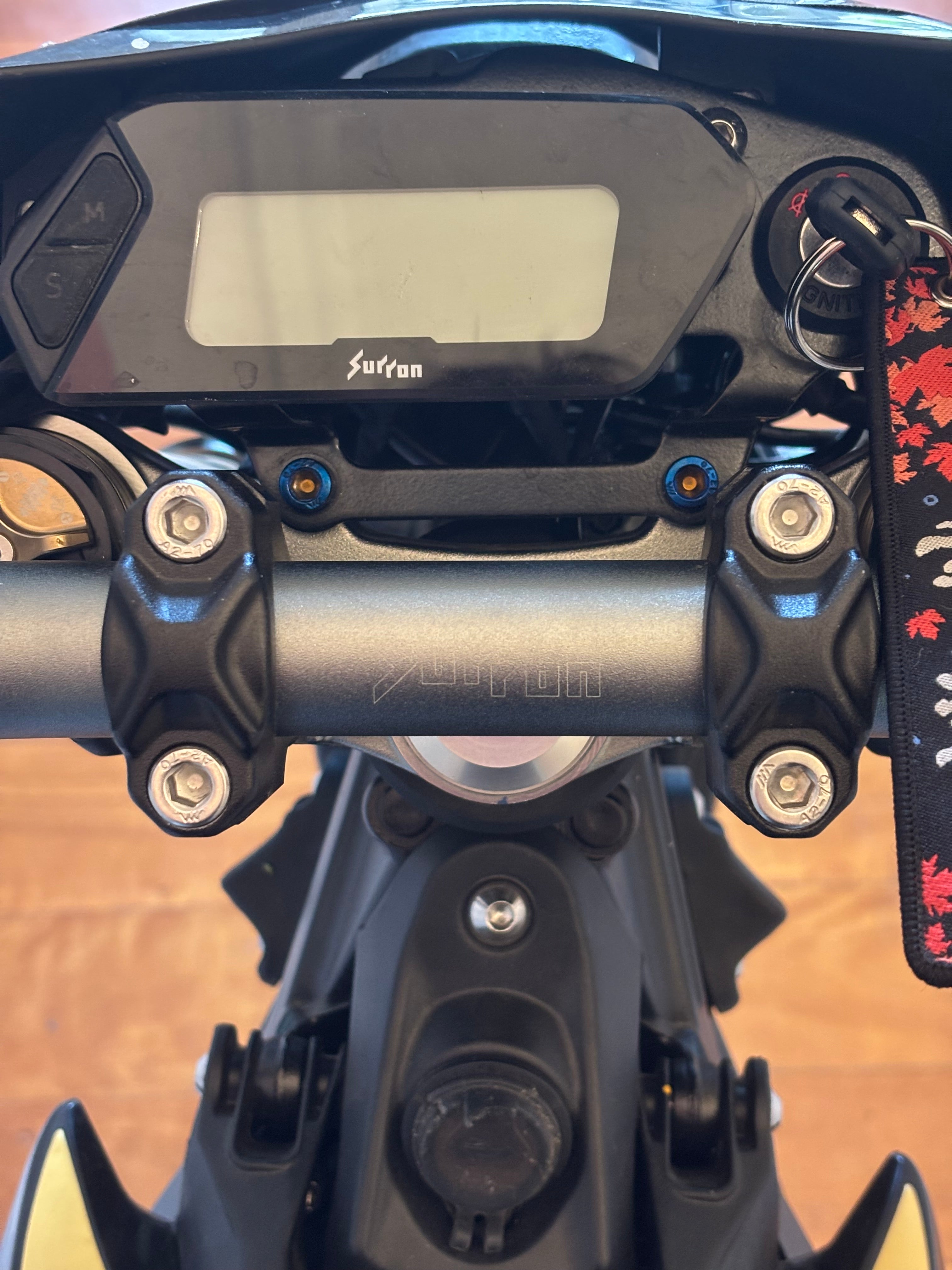 Ultra-Bee Screen Mount Titanium