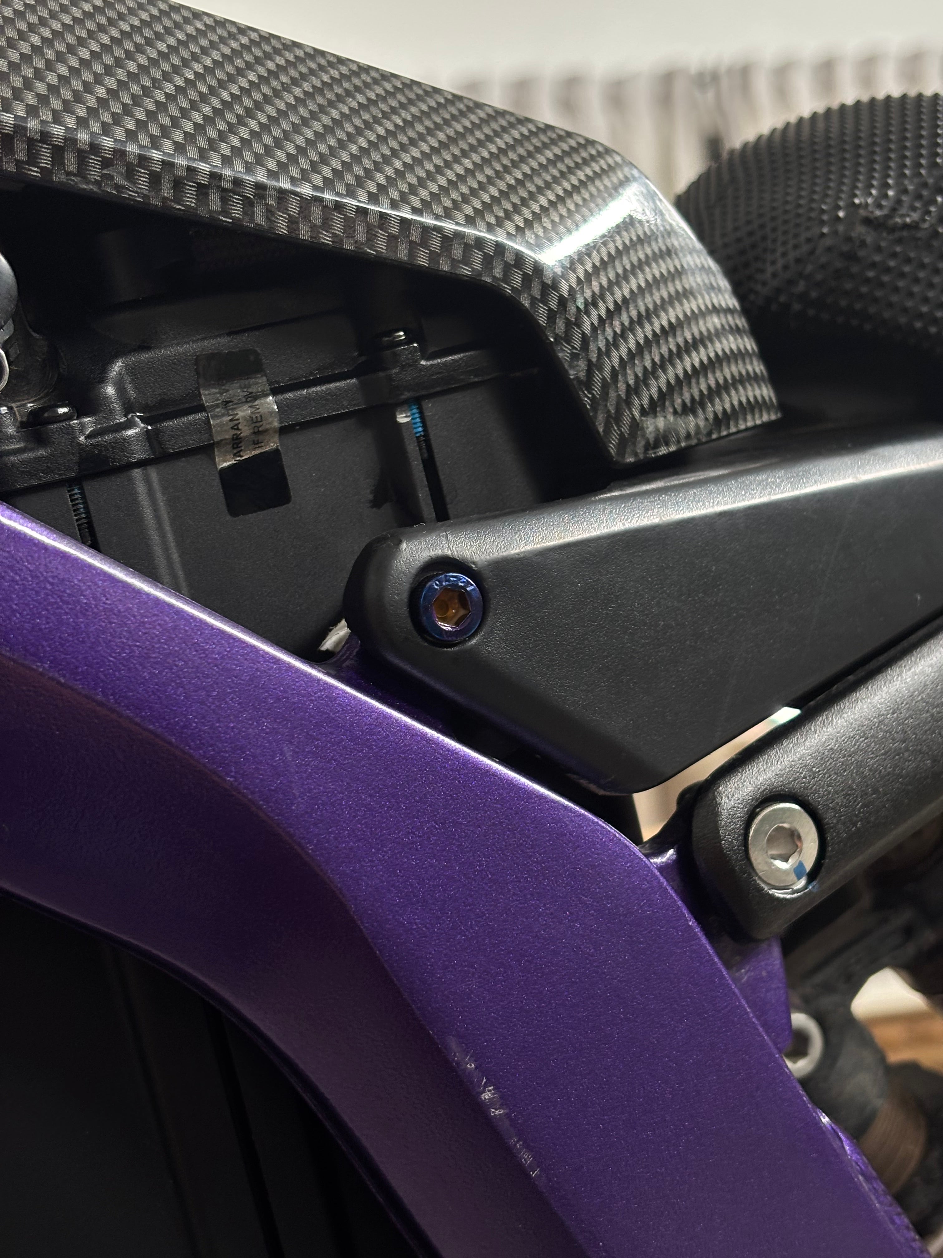 Battery Lid Surron LBX Frame Bolts